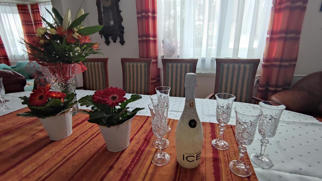 Holiday Home Moldava Esterno foto