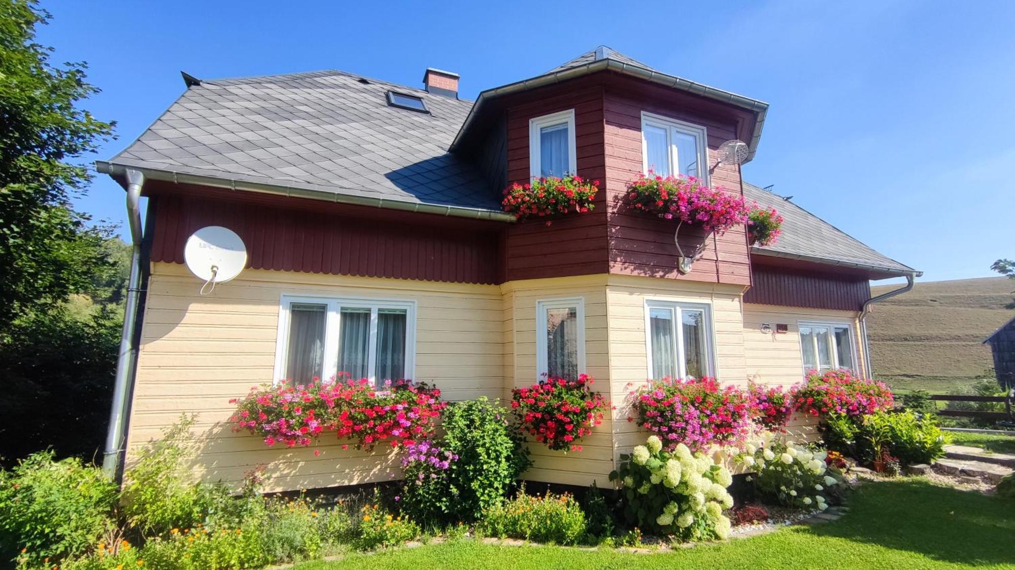 Holiday Home Moldava Esterno foto